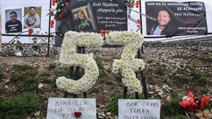 Βίντεο-ντοκουμέντο: Καρέ-καρέ τα δευτερόλεπτα της μοιραίας σύγκρουσης των τρένων στα Τέμπη