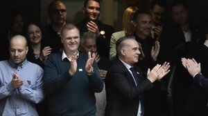 O Μητσοτάκης επικοινώνησε με το πρώτο ομόφυλο ζευγάρι που παντρεύτηκε μετά το νέο νόμο