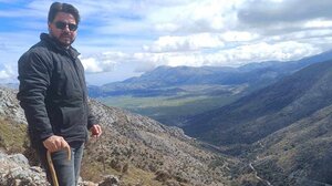 Η αντίδραση για τις ανεμογεννήτριες ... σε στίχους!