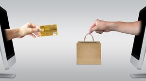 Τα social media αλλάζουν το ηλεκτρονικό εμπόριο - Κυρίαρχο "κανάλι" το smartphone