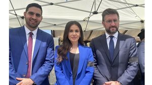 Ευχές για την 25η Μαρτίου με … αιχμές, από την Ελένη Βατσινά