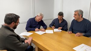 Αγία Τριάδα: Υπεγράφη από τον Δήμαρχο η σύμβαση υπογειοποίησης των δικτύων του ΔΕΔΔΗΕ στην οδό Δελημάρκου