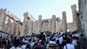 ΙΝΣΕΤΕ: Σε ιστορικά υψηλά η συμβολή τουρισμού στην οικονομία