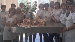 Πασχαλινά κουλουράκια από τις "Γειτόνισσες της Χαλέπας" για τον "Ορίζοντα"