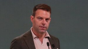 ΣΥΡΙΖΑ: Ο κ. Μητσοτάκης έδειξε ξανά πανικό κουνώντας το δάχτυλο στην αξιωματική αντιπολίτευση