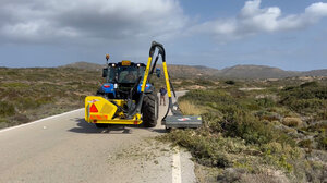 Σητεία: Στην υπηρεσία του δημότη πολυμηχάνημα αποψίλωσης των πρανών των οδών