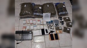 Πέτυχαν "διάνα" οι αστυνομικοί! - Βρήκαν 10 κιλά χασίς και 23.000 ευρώ!