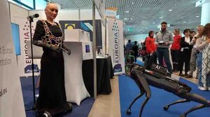 Στο Ηράκλειο η Sophia, το διασημότερο ανθρωπόμορφο ρομπότ!