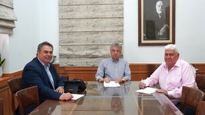 Συνάντηση Περιφερειάρχη Κρήτης με τον Πρόεδρο της Ελληνικής Ομοσπονδίας Πετοσφαίρισης