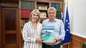 Στο Ηράκλειο η Υφυπουργός Παιδείας - Συναντήθηκε με τον Περιφερειάρχη 