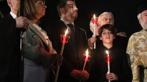 Σακελλαροπούλου - Ανδρουλάκης στην Αναστάσιμη Θεία Λειτουργία στη Μητρόπολη Αθηνών