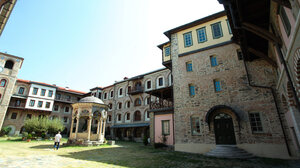 Ώρα μηδέν για τη Μονή Εσφιγμένου στο Άγιο Όρος - Ταμπουρωμένοι οι μοναχοί, περιμένουν την ΕΛΑΣ