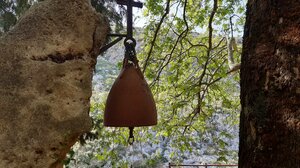 Ποιο εκκλησάκι του Ηρακλείου έχει καμπάνα μία... βόμβα του Β΄ Παγκοσμίου Πολέμου;