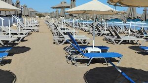 Ξεκινά αύριο τη λειτουργία της η δημοτική ακτή Καρτερού