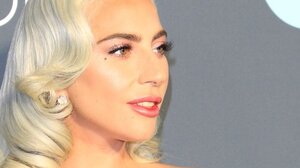 Εκκεντρική εμφάνιση ως… αυτοκίνητο για την Lady Gaga