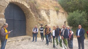 Κατάθεση στεφάνων της ΚΟ Ηρακλείου του ΚΚΕ στη Στοά Μακάσι 