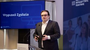 Πιερρακάκης : Το Ψηφιακό Σχολείο στηρίζει την σχέση δασκάλου-μαθητή, δεν την υποκαθιστά