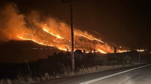 Κόλαση φωτιάς στo νότιο Ρέθυμνο - Στο πόδι πυροσβεστική, κάτοικοι και τουρίστες! (Δείτε βίντεο)