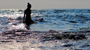 Παραλίγο τραγωδία με 27χρονη στην παραλία της Ανάληψης