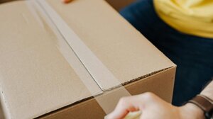 Ετοιμαζόταν να παραλάβει δέμα με κοκαϊνη, χασίς και "σοκολάτα"!