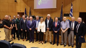 Ένας αιώνας Επιμελητήριο Ηρακλείου - Χαμόγελα και βραβεύσεις