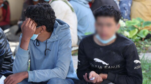 Μετανάστες στην Άρβη - Η βάρκα τους προσέκρουσε στα βράχια