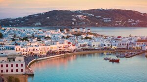 Στο στόχαστρο της ΑΑΔΕ τα πριβέ πάρτι φοροδιαφυγής, με γαλλικό άρωμα, στη Μύκονο