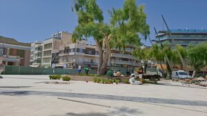 Απομακρύνονται οι πυλώνες ηλεκτροφωτισμού από την πλατεία Ελευθερίας (video)