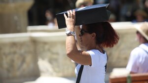 Ανυπόφορη από τη ζέστη η Κρήτη!