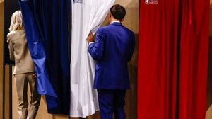 Εκλογές στη Γαλλία: "Κλειδί" οι νέοι ψηφοφόροι στον β' γύρο 