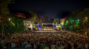 Οι παραστάσεις στα κηποθέατρα του Δήμου Ηρακλείου την Πέμπτη