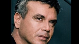 Στο νοσοκομείο ο Μανώλης Λιδάκης - Ακυρώνει όλες τις συναυλίες του