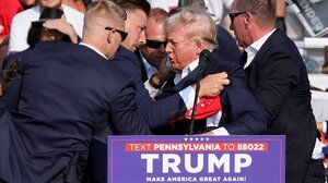 Τραμπ: Αναχωρεί για το Ουισκόνσιν - «Δεν θα αφήσω έναν δολοφόνο να μου αλλάξει το πρόγραμμα»