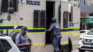 Αφρική: Τρεις άνδρες κατηγορούνται ότι σκότωσαν δύο γυναίκες και τις πέταξαν σε χοιροστάσιο