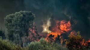 Υπό έλεγχο η φωτιά στην Κερατέα
