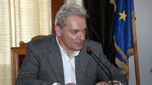 Στην Αθήνα με ατζέντα οικονομικά - έργα, ο Καλοκαιρινός!