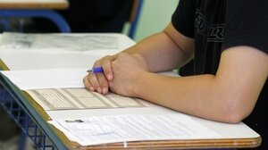 Πανελλήνιες 2025: Το 50% έγραψε κάτω από τη βάση σε Μαθηματικά, Φυσική, Ιστορία και Αρχαία - Τα πρώτα στατιστικά