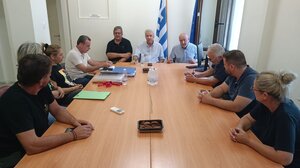 Ευρεία σύσκεψη για το έργο κατασκευής προστασίας βραχοπτώσεων στο λιμένα Χώρας Σφακίων