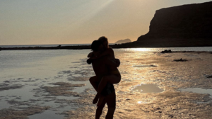 Πάνος Βλάχος – Νατάσα Εξηνταβελώνη: Ερωτευμένοι, στην τοποθεσία Χανιά