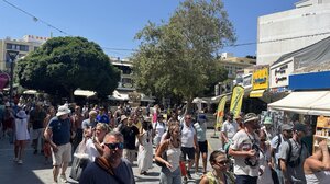 Μέρες… ντάλα καλοκαιριού από τουρίστες!