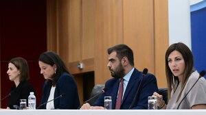 Αυτά είναι τα μέτρα στήριξης για νέους και οικογένειες - Τι αλλάζει στα επιδόματα