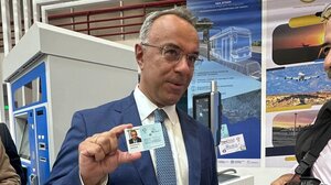 ΔΕΘ: Εκδόθηκε το πρώτο ενιαίο ηλεκτρονικό εισιτήριο για τα ΜΜΜ Θεσσαλονίκης