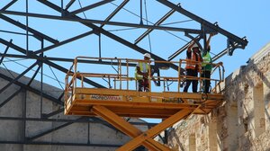 Ολοκληρώνεται η τοποθέτηση του νότιου τμήματος της οροφής της Δημοτικής Αγοράς Χανίων