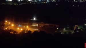 Πίστα για ... κόντρες ο χώρος έξω από το Νέο Κοιμητήριο