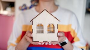 Ζαχαράκη: Από τις αρχές του 2025 έρχεται «Ανακαινίζω ενεργειακά το σπίτι μου»