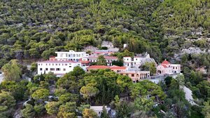 Ιερά Μονή Οσίου Παταπίου: Το ζωντανό μνημείο της Ορθοδοξίας όπου φυλάσσεται το θαυματουργό σκήνωμά του