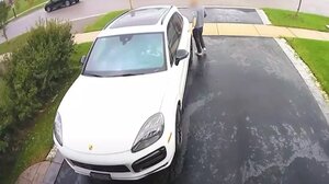 Καναδάς: Του έκλεψε την Porsche και μετά τον πάτησε!