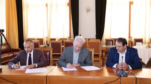 Τι προβλέπει το Μνημόνιο Συνεργασίας του Δήμου Ηρακλείου με την Ύπατη Αρμοστεία του ΟΗΕ για τους Πρόσφυγες