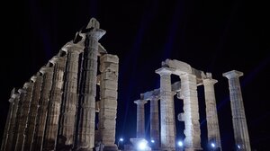 Εντυπωσιακός ο νέος φωτισμός του ναού του Ποσειδώνα στο Σούνιο 