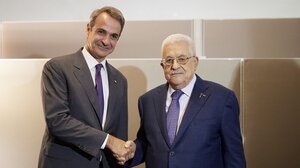 Συνάντηση Μητσοτάκη - Αμπάς: Κίνδυνος αποσταθεροποίησης της ευρύτερης περιοχής